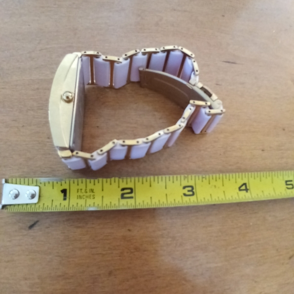 Pale pink ceramic watch - Picture 9 of 9